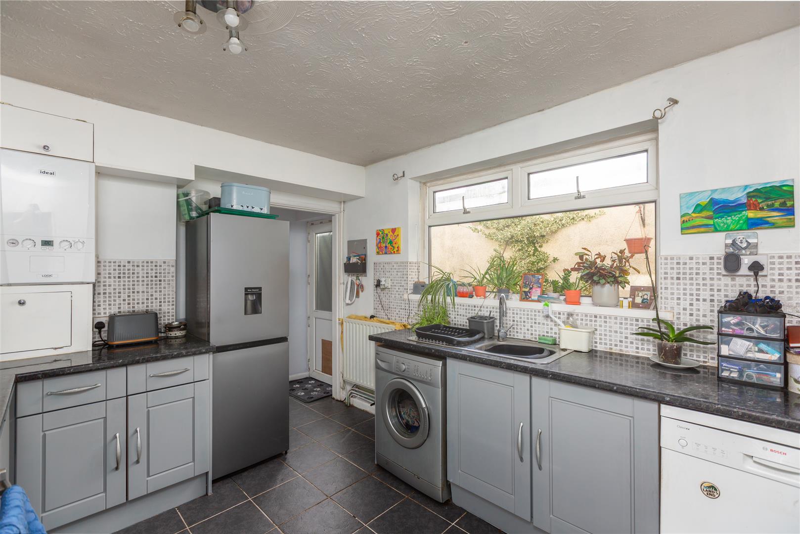 Rhandir Terrace, Llangennech, Llanelli, SA14 8TY